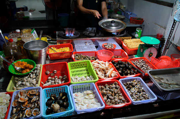 oc-nhien-8-Duong-so-49B-Thao-Dien-stall-street-food | Vietnamese Street Food in Thao Dien
