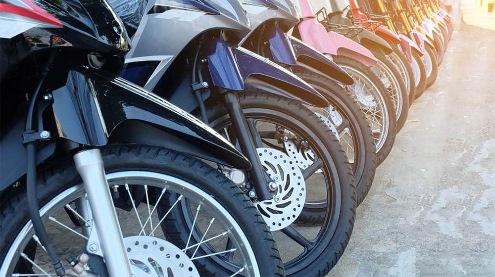 row-of-many-motorcycle-5-Best-Motorbike-Rental-Stores-ss-feat